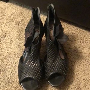 Black never been worn heels